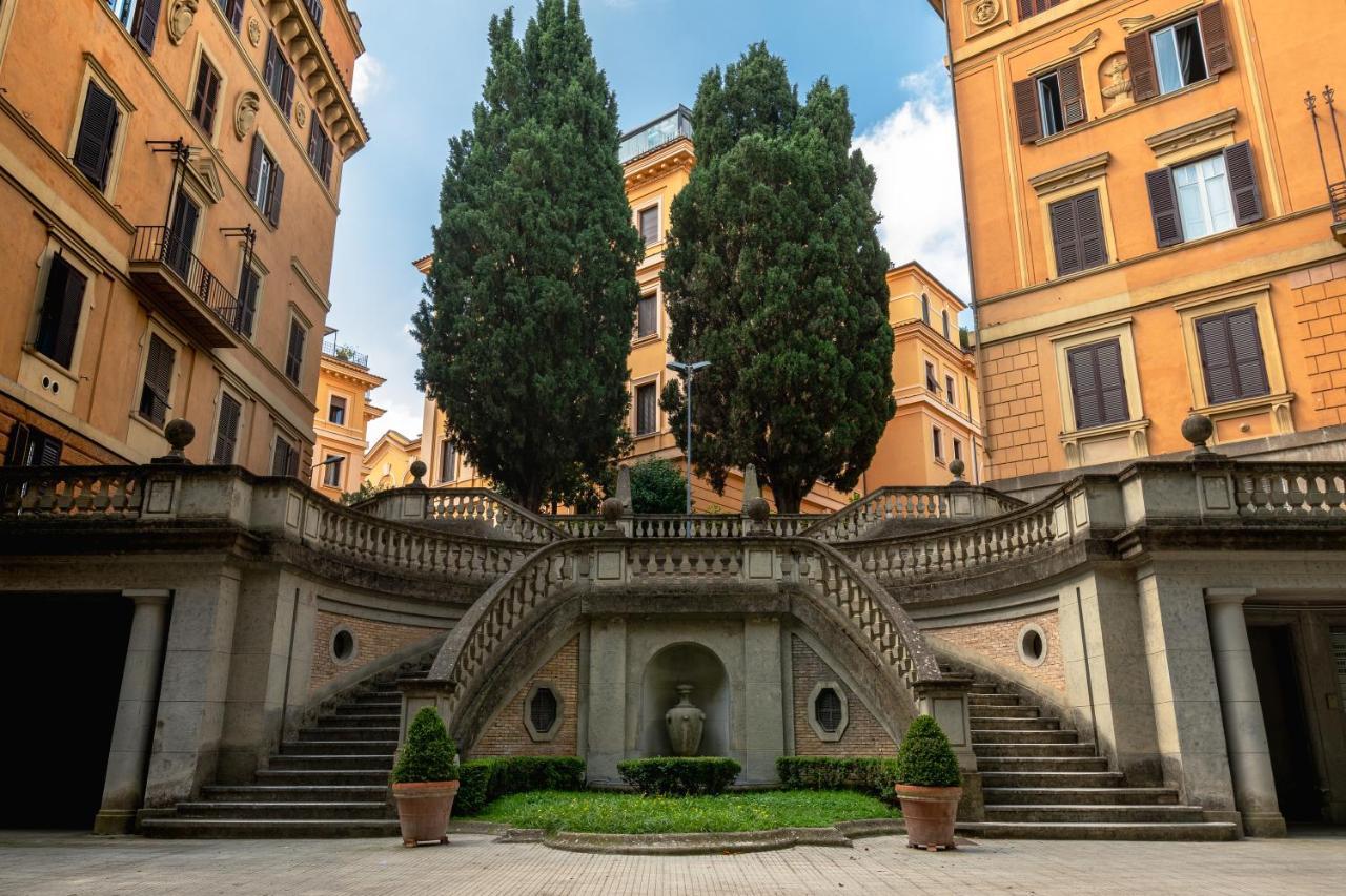 Borghese Magnolia *